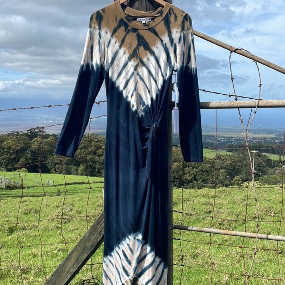 🆕 💙 YOUNG FABULOUS & BROKE MAXI  NWT